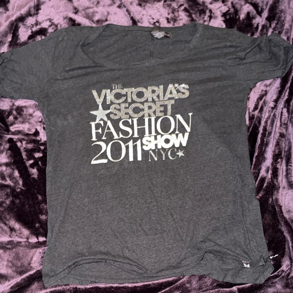 Victoria's Secret black supermodel essentials 2011 fashion show Graphic t shirt